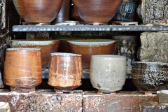 Tea bowls on the bag wall